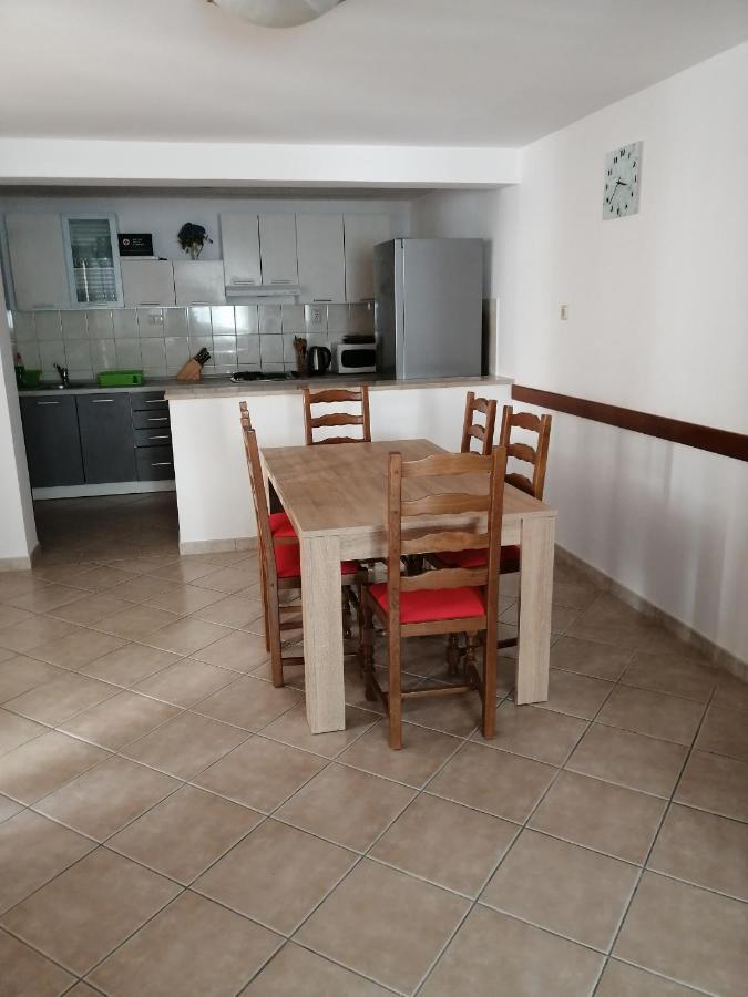 אומיס Apartmani Vrljicak מראה חיצוני תמונה