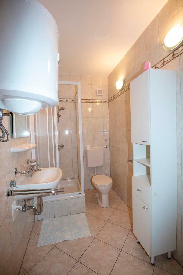 אומיס Apartmani Vrljicak מראה חיצוני תמונה