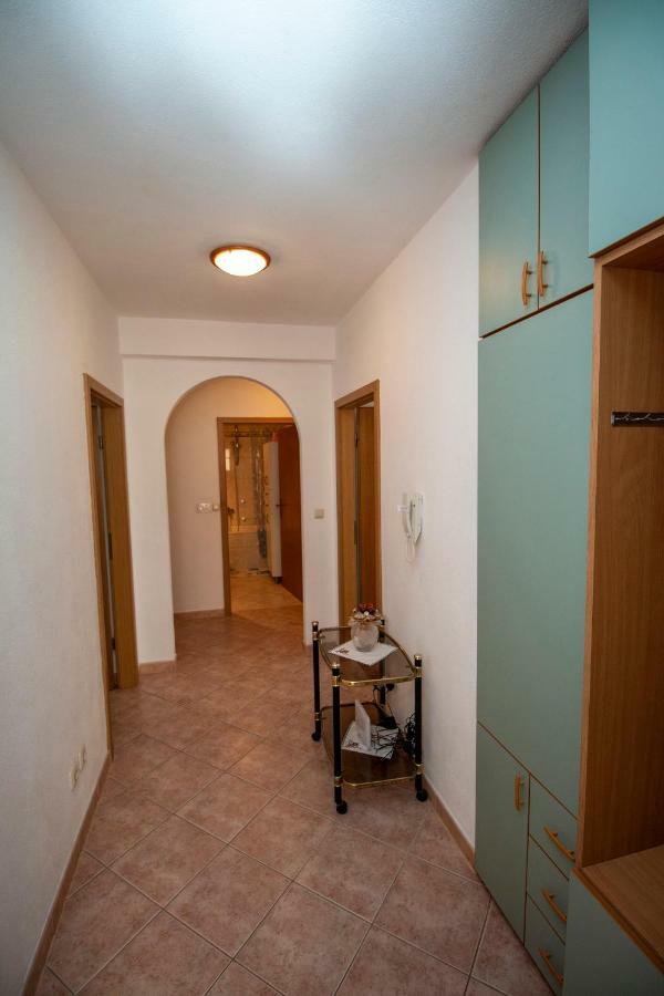 אומיס Apartmani Vrljicak מראה חיצוני תמונה