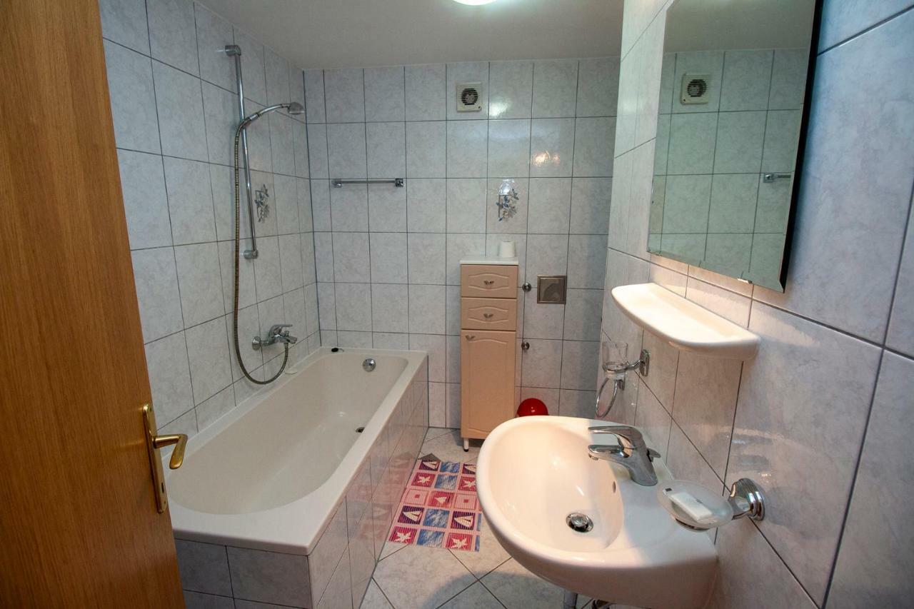 אומיס Apartmani Vrljicak מראה חיצוני תמונה