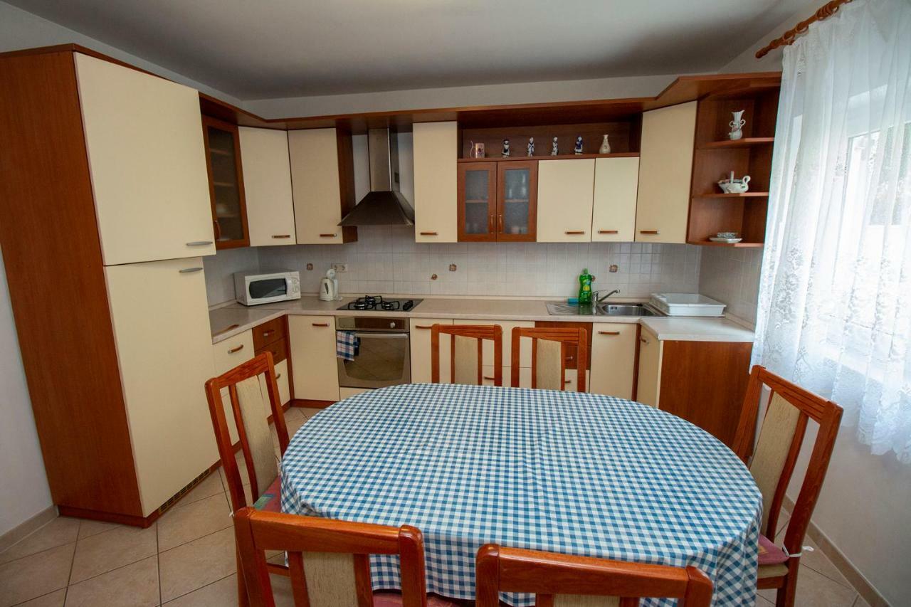 אומיס Apartmani Vrljicak מראה חיצוני תמונה