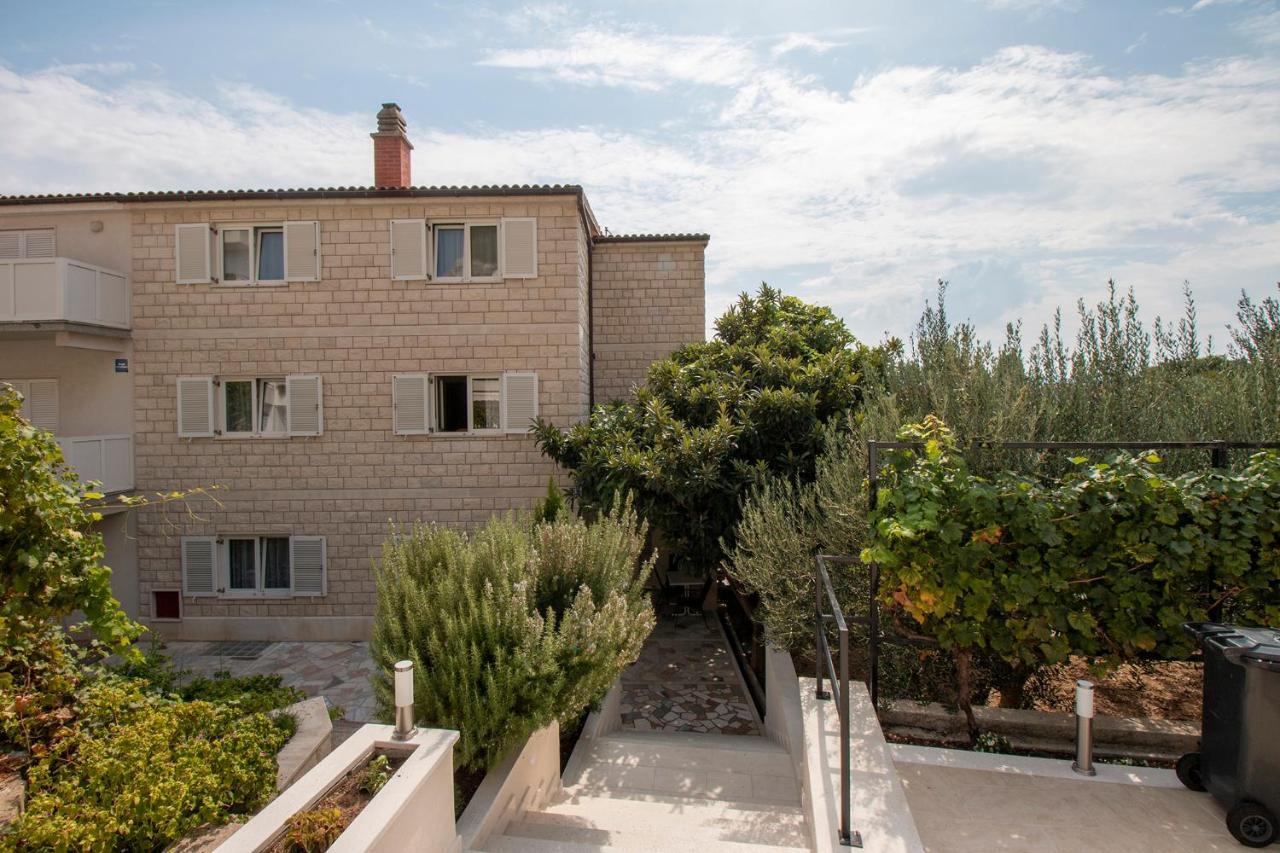 אומיס Apartmani Vrljicak מראה חיצוני תמונה