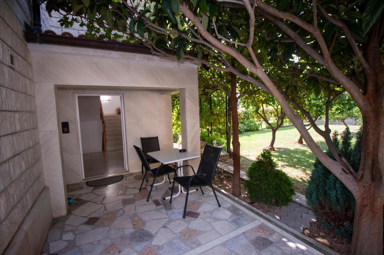 אומיס Apartmani Vrljicak מראה חיצוני תמונה