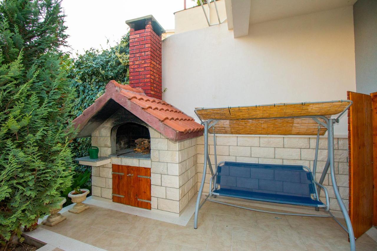 אומיס Apartmani Vrljicak מראה חיצוני תמונה